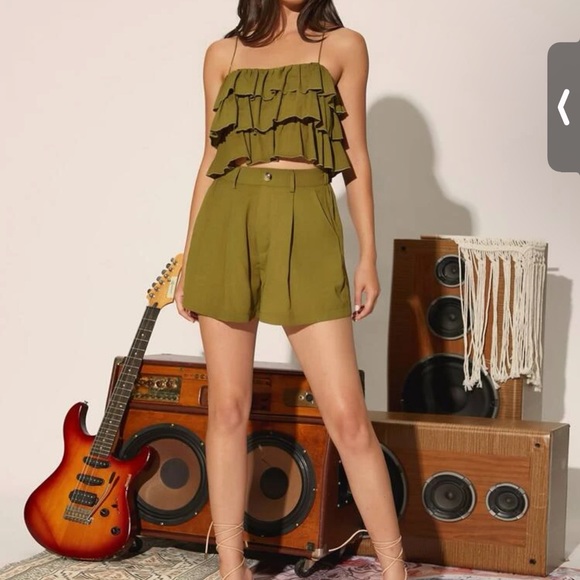 clothes - Picture 4 of 16